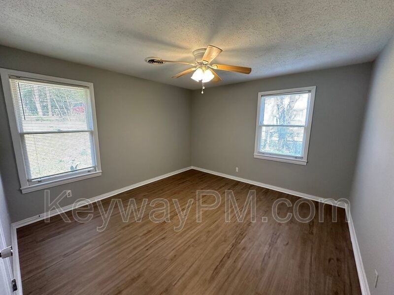 3018 Acorn Rd - Photo 6 of 11