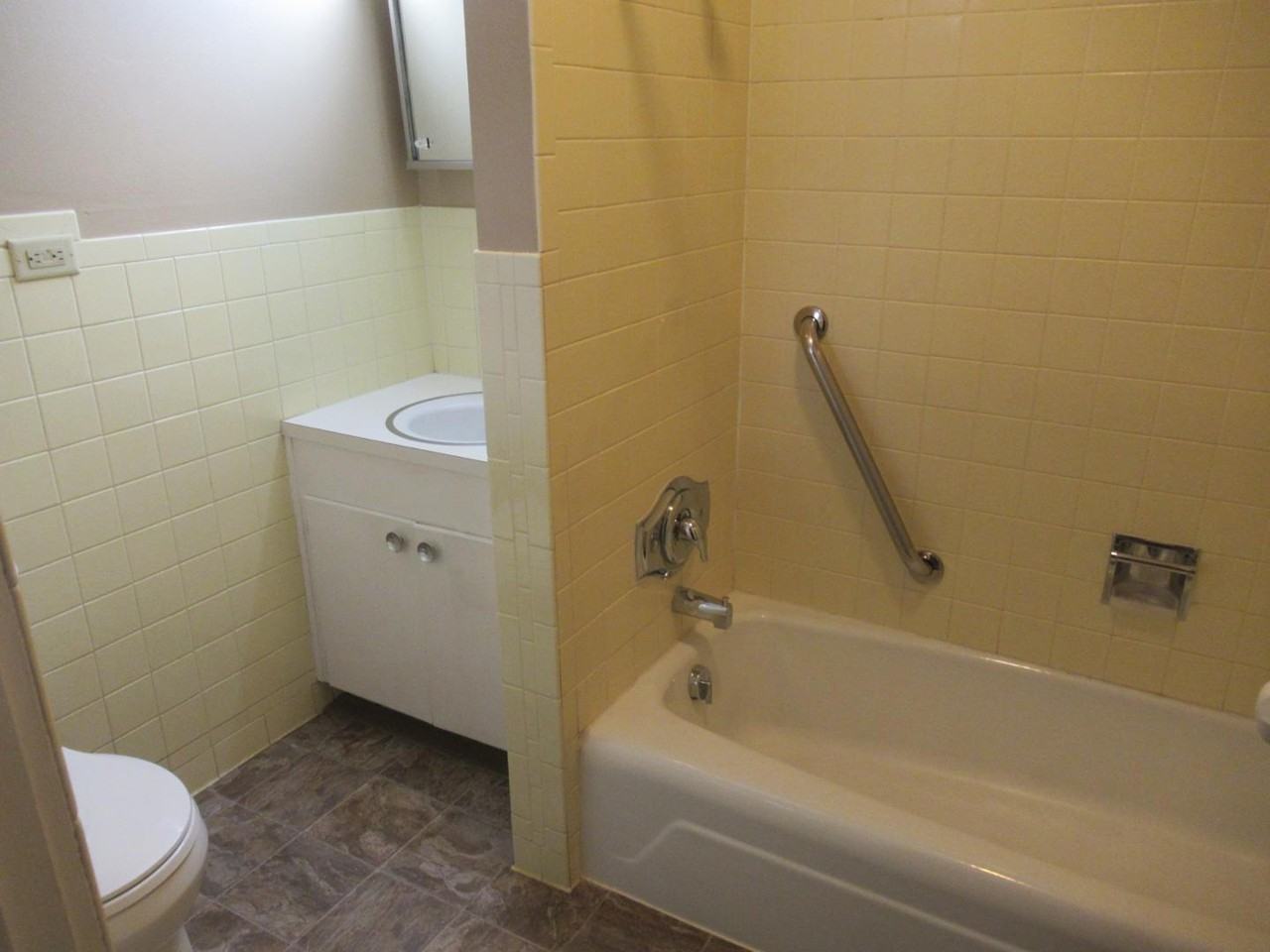 702 N Cascade Ave #1 - Photo 2 of 6