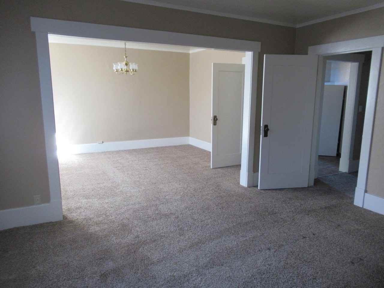 702 N Cascade Ave #1 - Photo 4 of 6