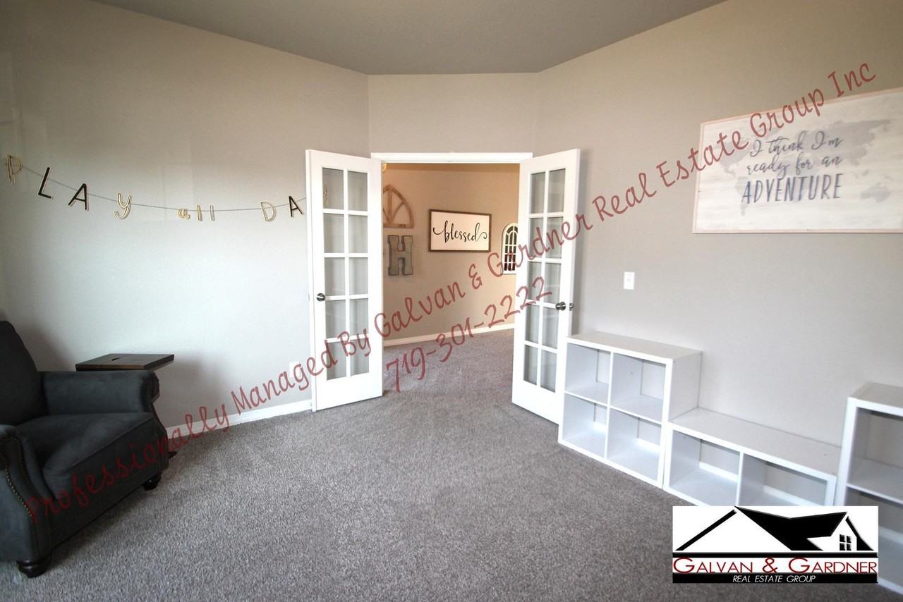 7284 New Meadow Dr - Photo 2 of 36