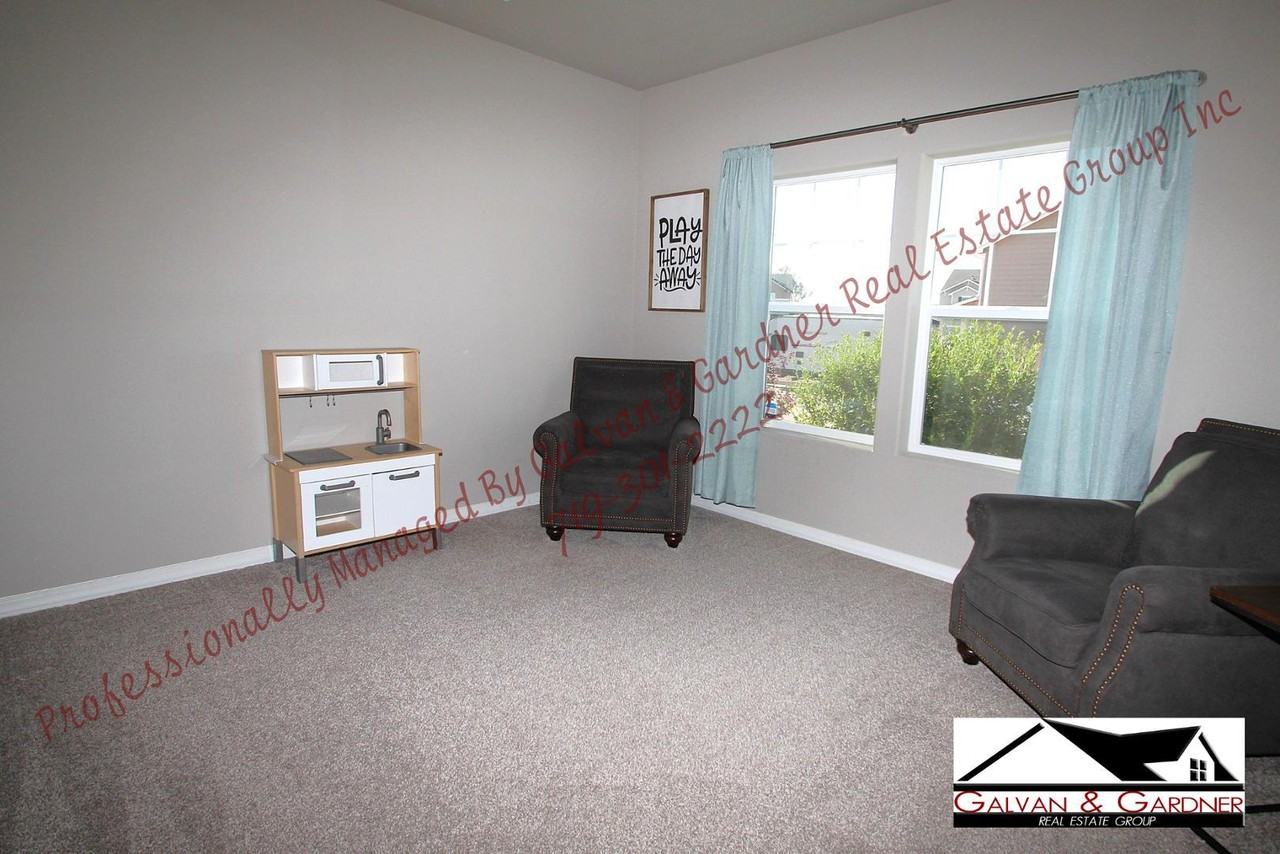 7284 New Meadow Dr - Photo 3 of 36