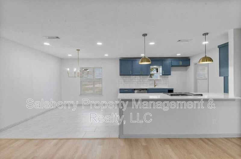 3137 N Fm 200 - Photo 5 of 24