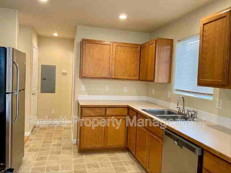 1118 Park Ave - Photo 6 of 14