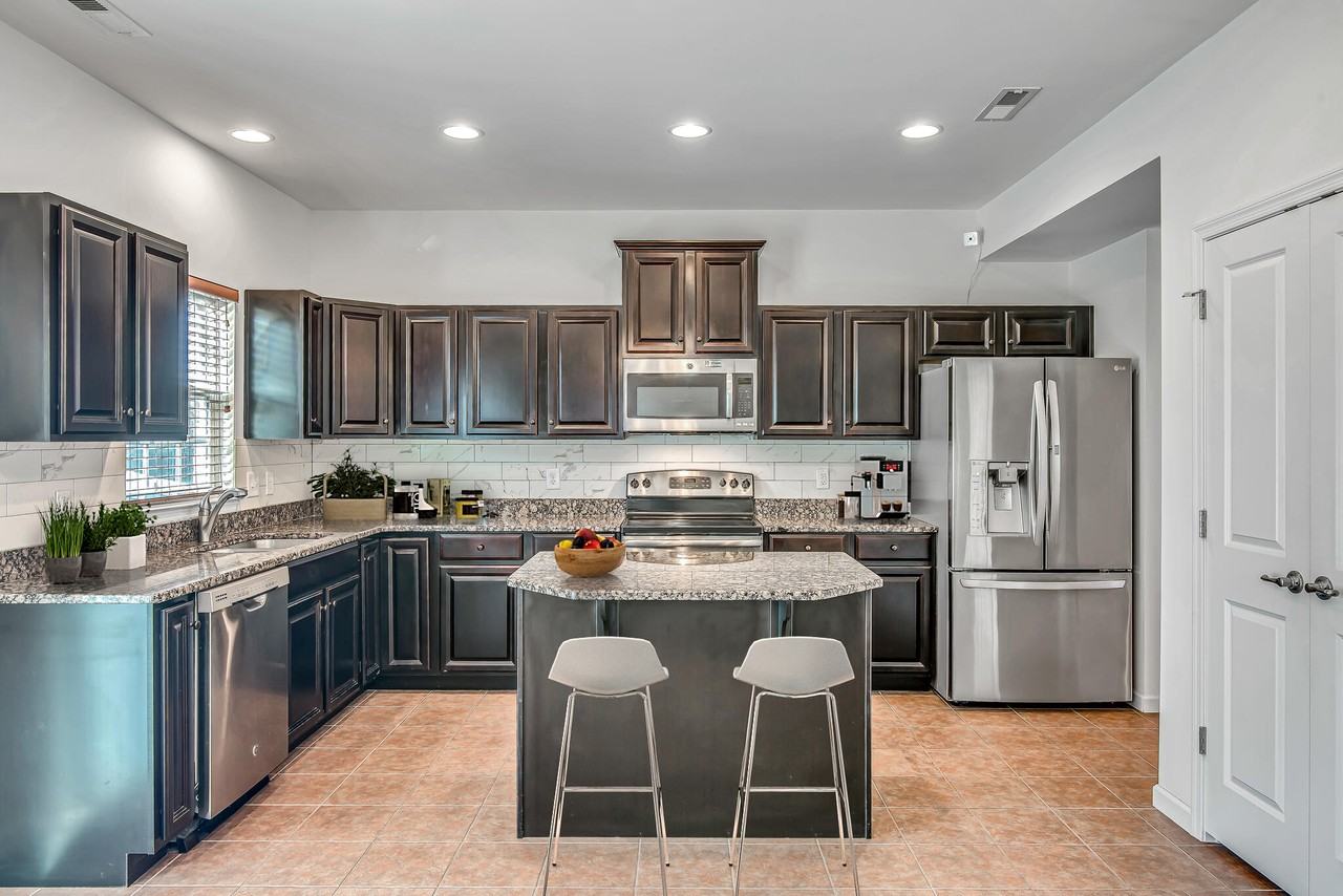 290 Cobblestone Lndg - Photo 3 of 27