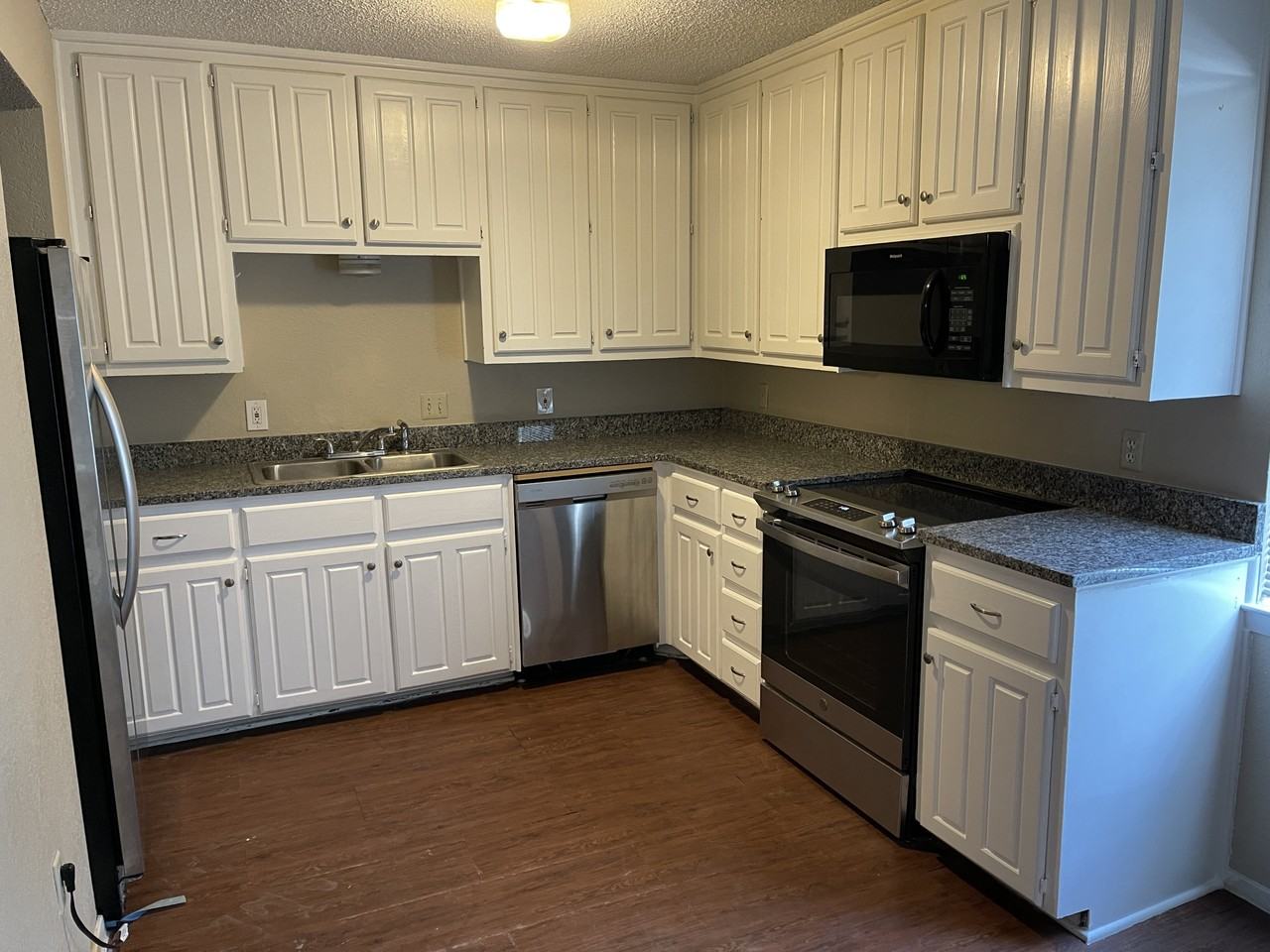 1226 Baylor Ave #121 - Photo 2 of 24