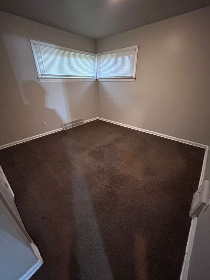 9115 Braile St - Photo 5 of 7