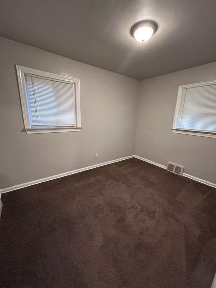 9115 Braile St - Photo 6 of 7