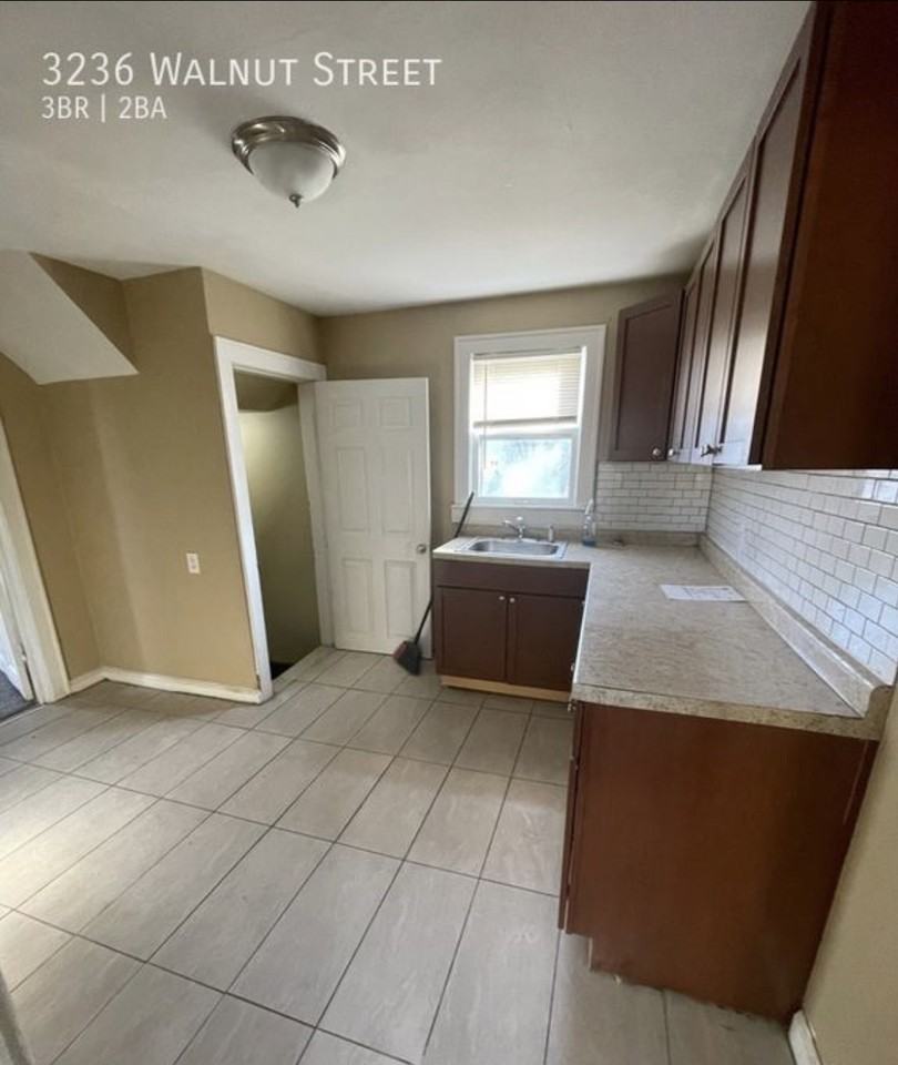 3236 Walnut St - Photo 6 of 12