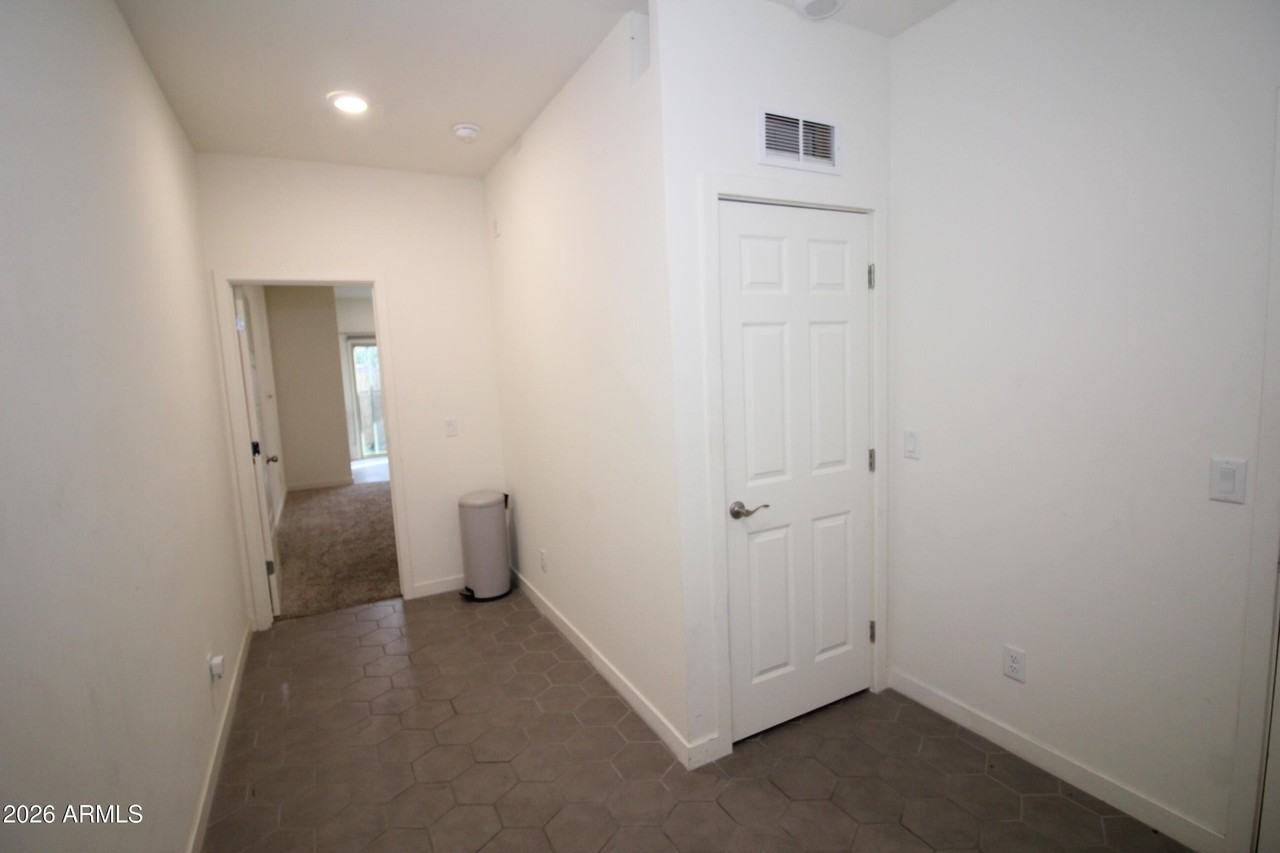 2215 W Harmont Dr - Photo 2 of 19