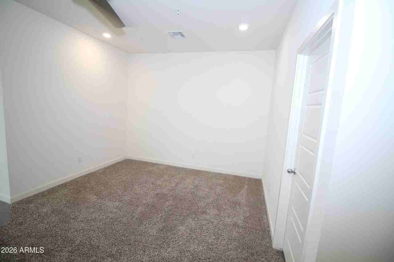 2215 W Harmont Dr - Photo 4 of 19