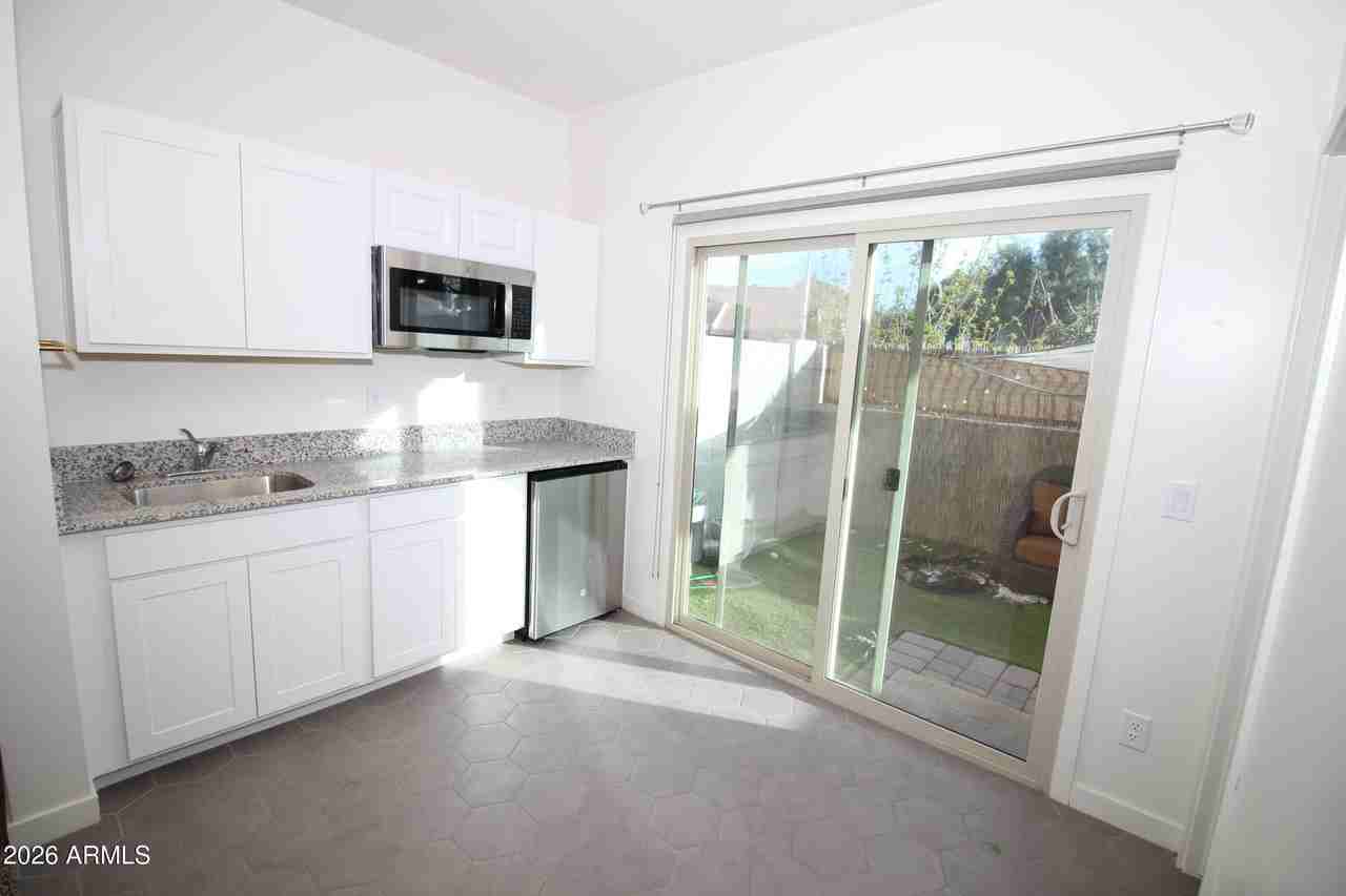 2215 W Harmont Dr - Photo 6 of 19