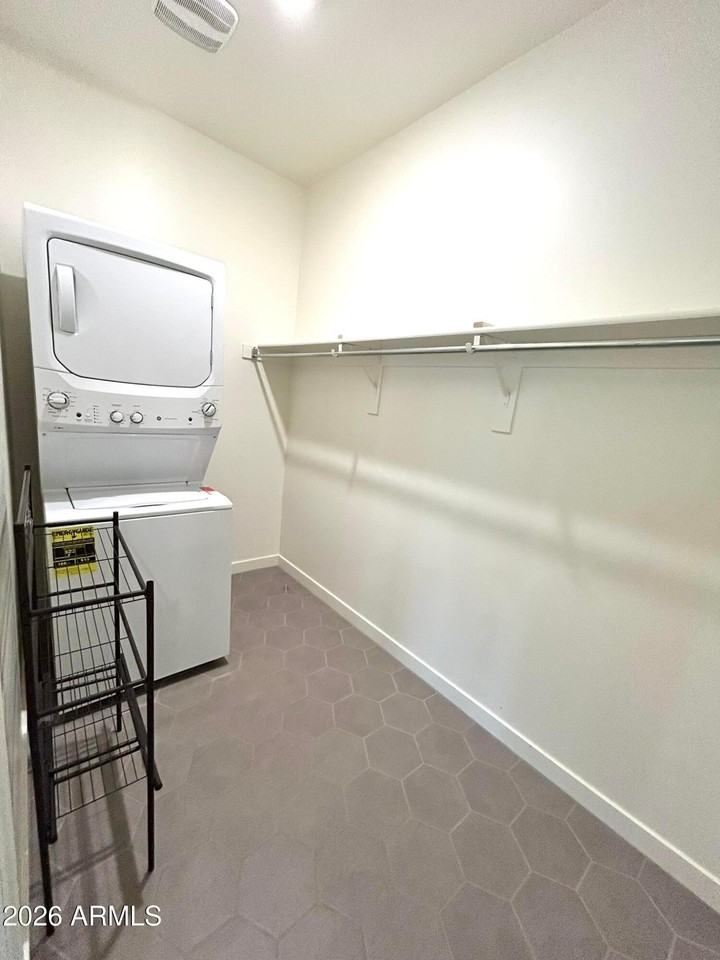 2215 W Harmont Dr - Photo 7 of 19