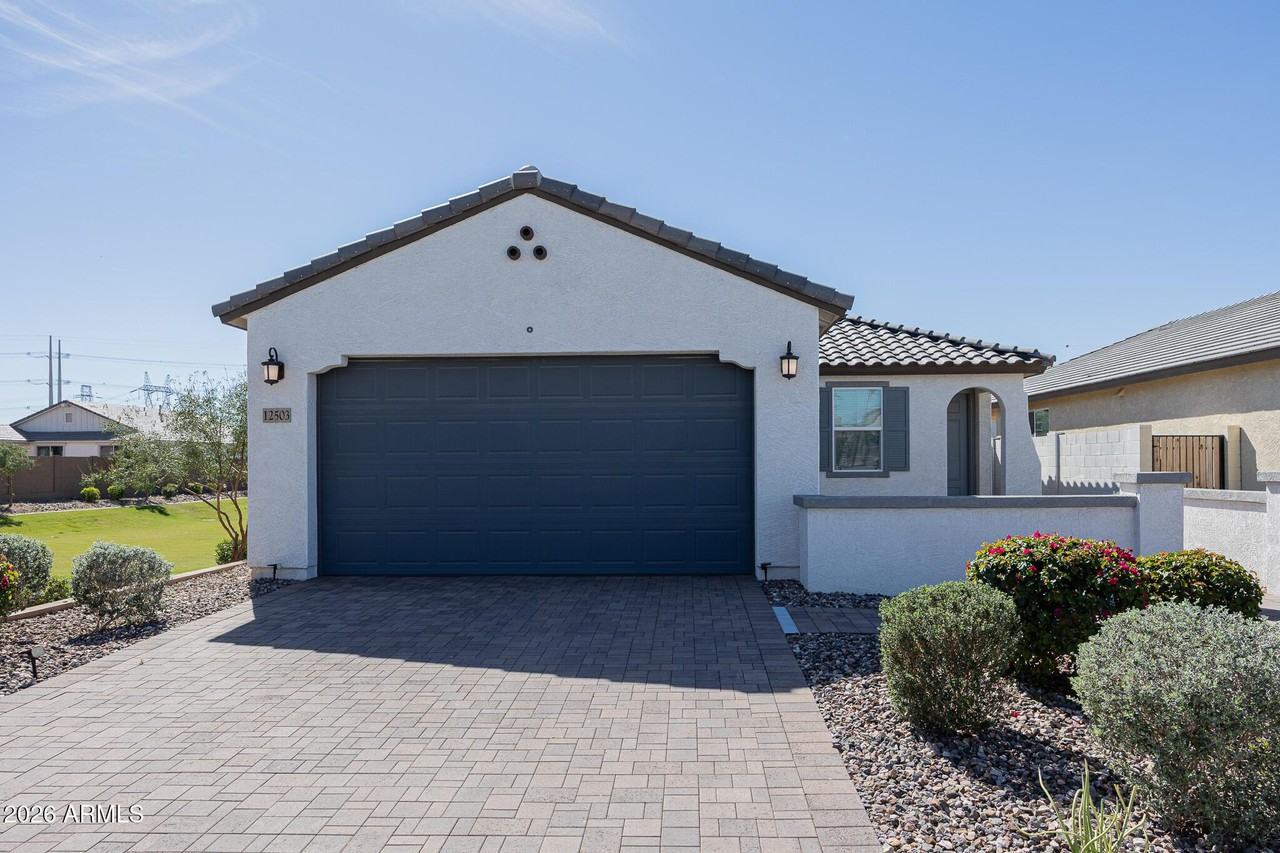 12503 W Parkway Ln - Photo 2 of 27