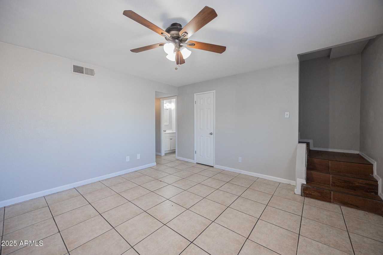 1414 N 27th St #1 - Photo 3 of 19