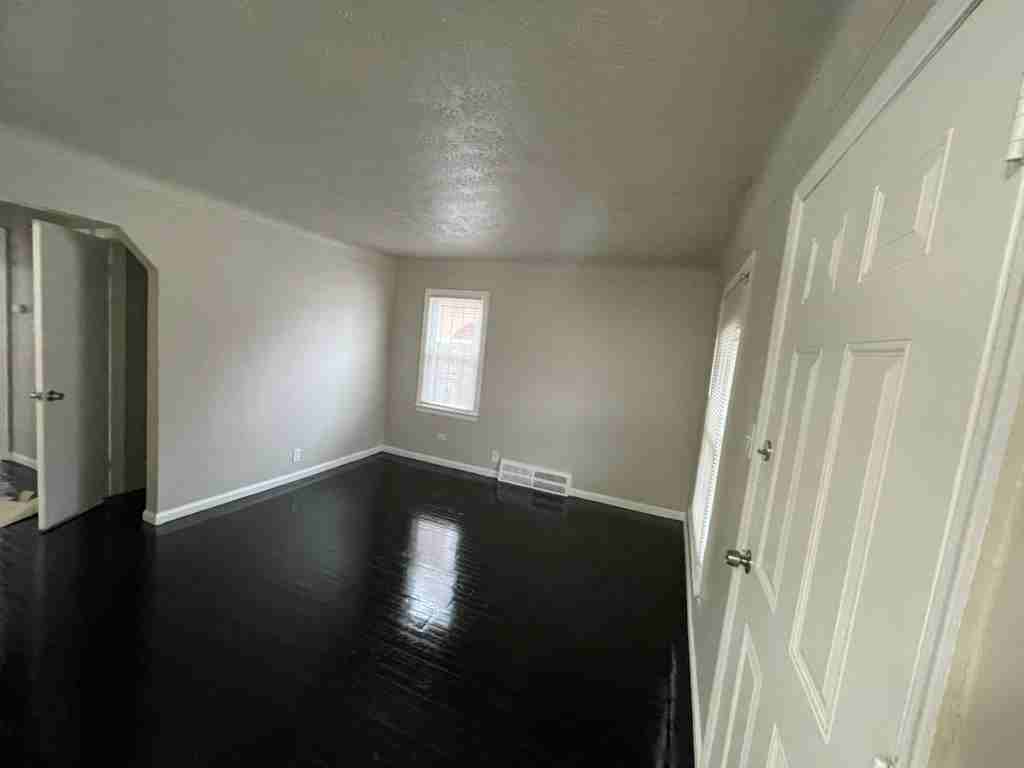 18556 Kentfield St - Photo 2 of 10