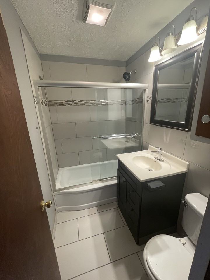 403 E 2nd St - Photo 4 of 11