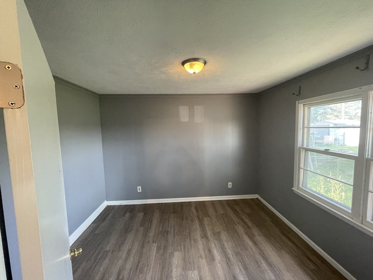 403 E 2nd St - Photo 6 of 11