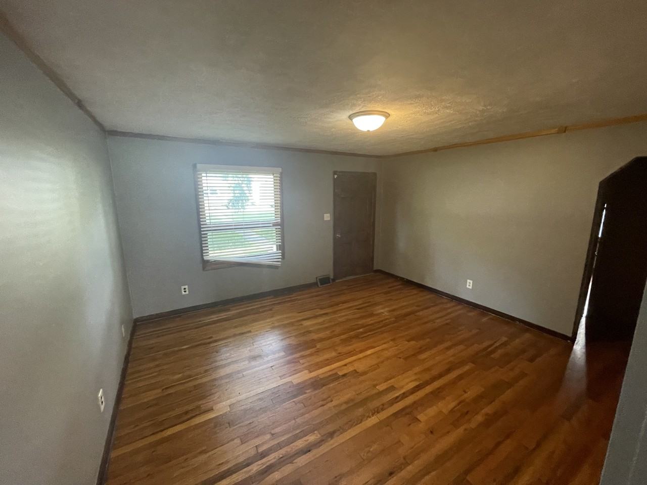 403 E 2nd St - Photo 7 of 11