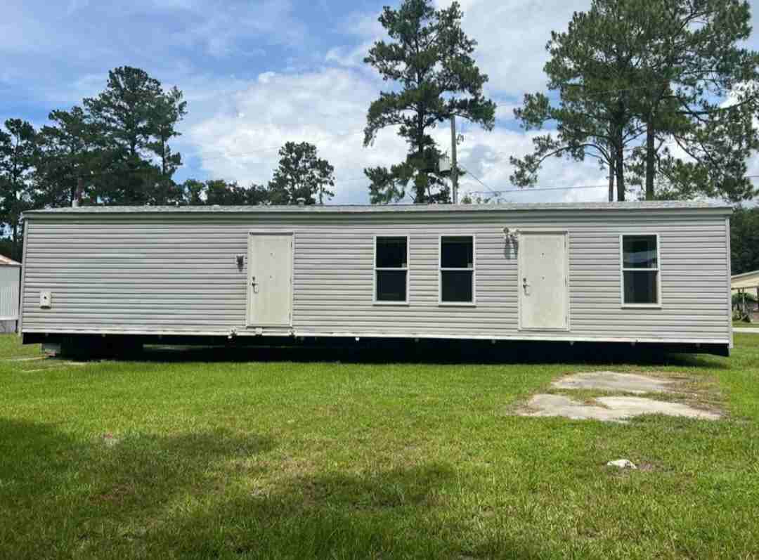 2846 Minnesota Ave - Photo 2 of 5