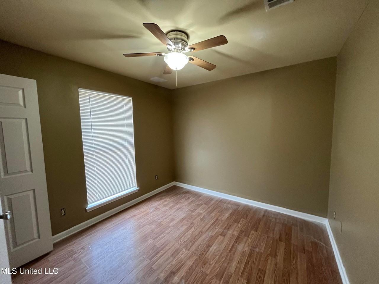 6165 E Lamar St - Photo 7 of 14