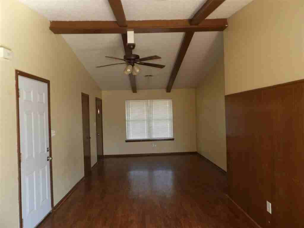 510 Ne 18th St - Photo 2 of 11