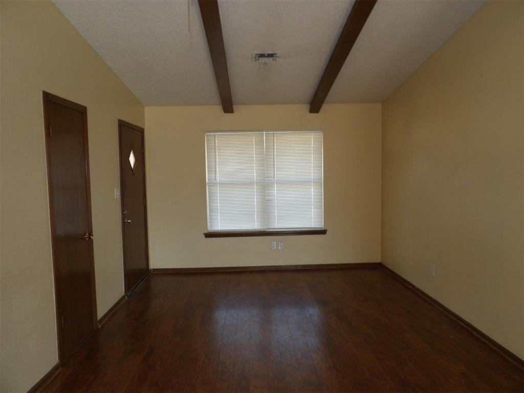 510 Ne 18th St - Photo 3 of 11