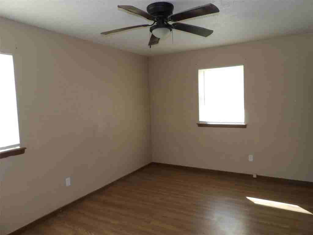 510 Ne 18th St - Photo 5 of 11