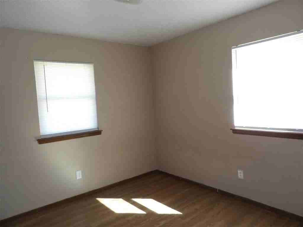 510 Ne 18th St - Photo 6 of 11