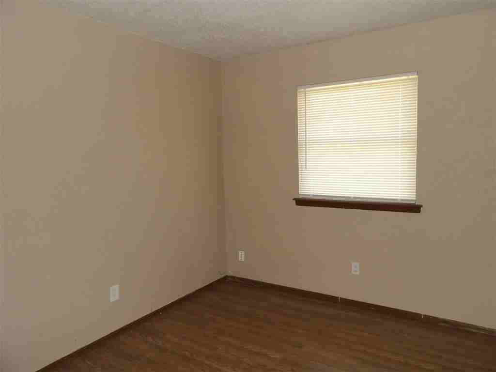 510 Ne 18th St - Photo 7 of 11