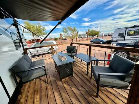 404 E Broadway St - Photo 2 of 11