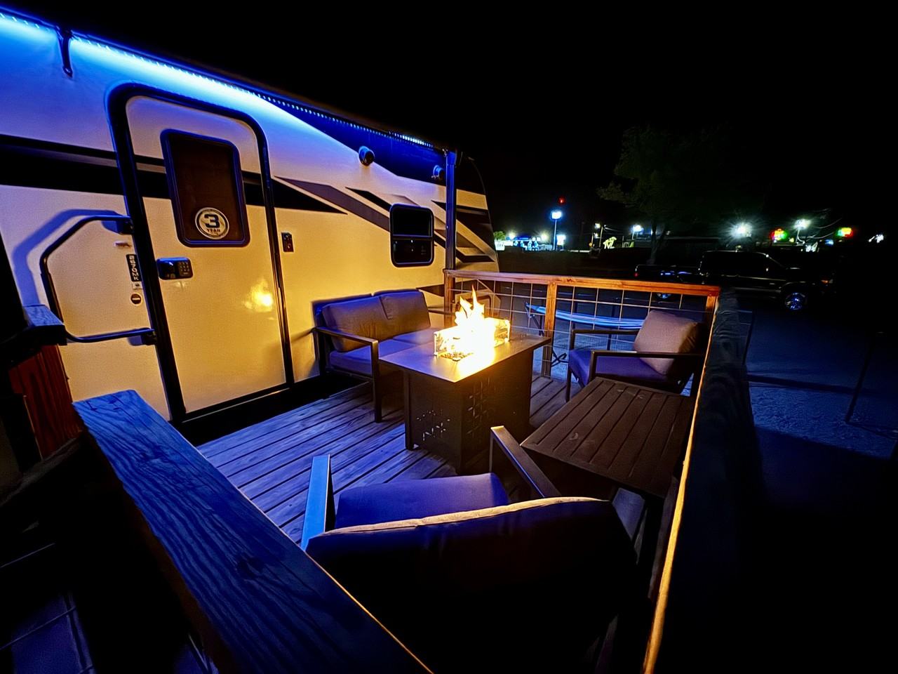 404 E Broadway St - Photo 3 of 11