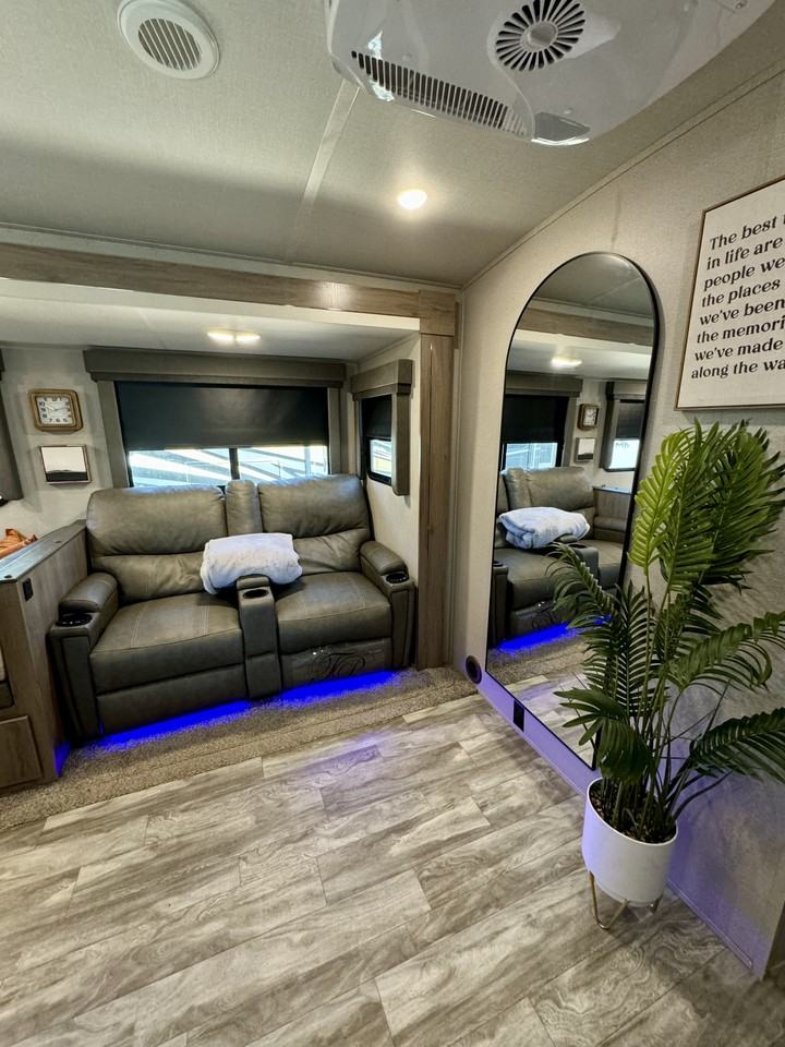 404 E Broadway St - Photo 7 of 11