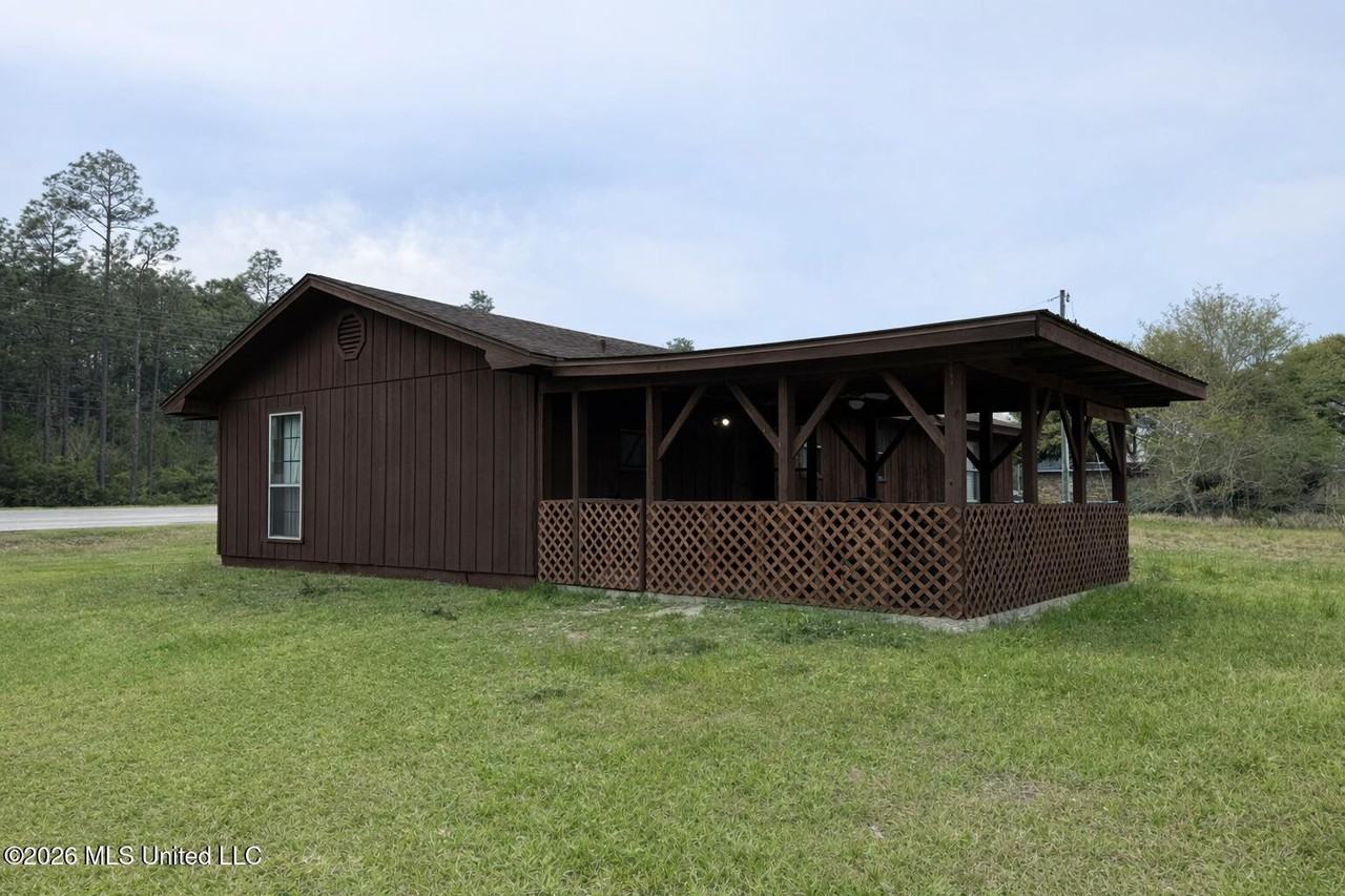 9004 Tucker Rd - Photo 2 of 15