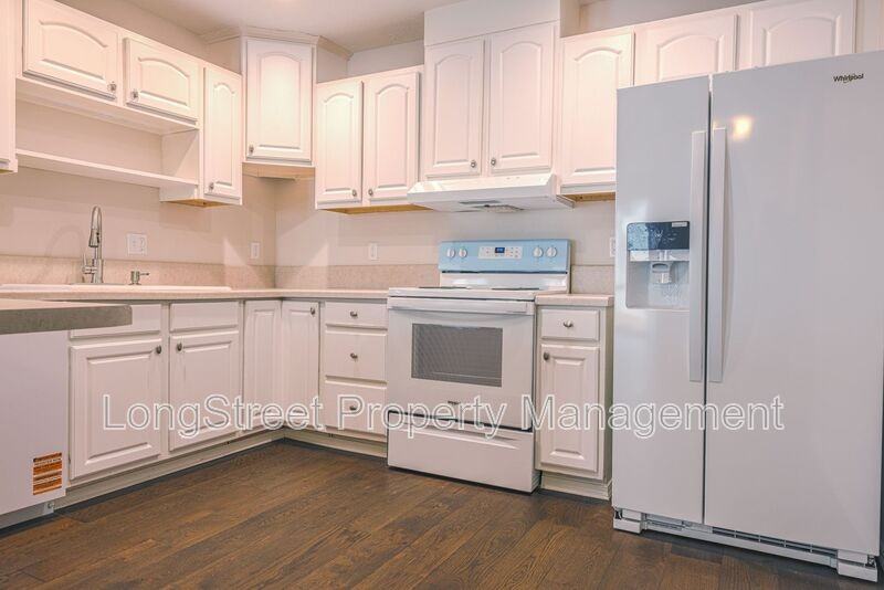 434 Ne 176th Ave - Photo 5 of 19