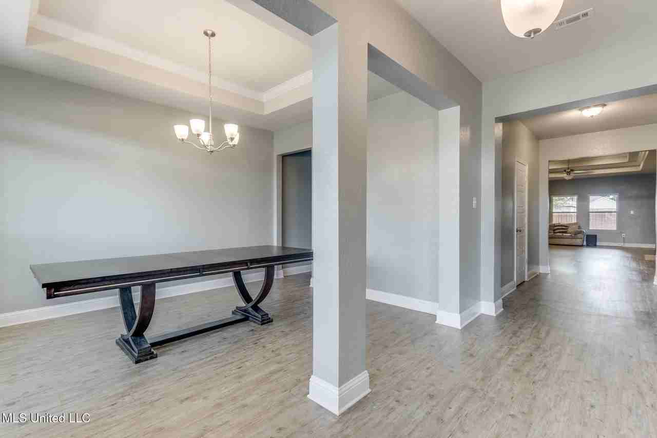 6681 Sugarcane Cir - Photo 7 of 32