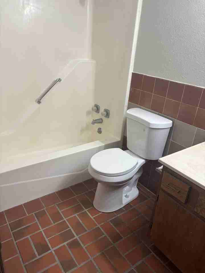 Cornell Ave #117B - Photo 4 of 6