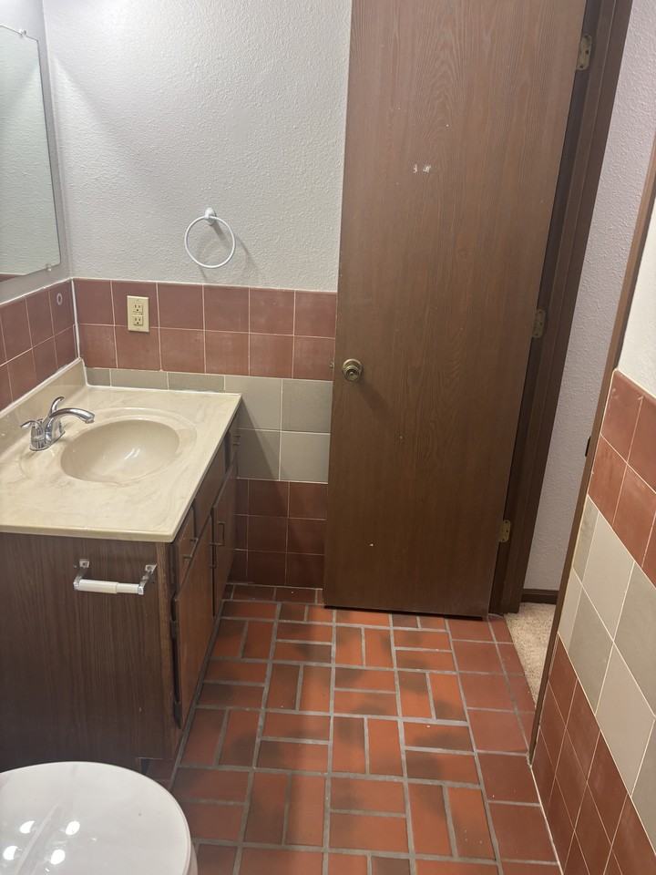 Cornell Ave #117B - Photo 5 of 6