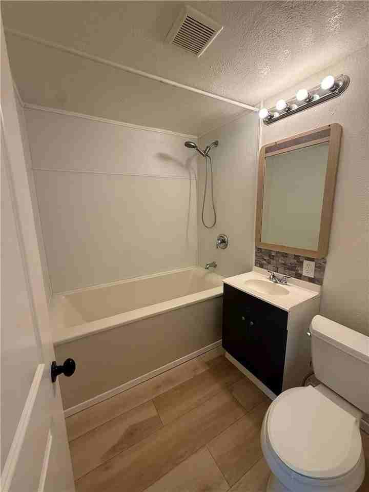 3600 E Thompson Ave - Photo 3 of 5