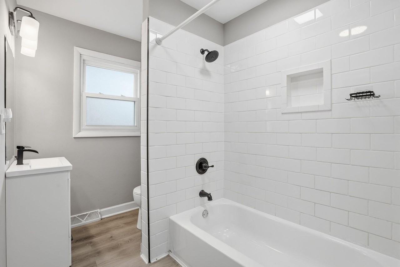 5035 Roosevelt Pl - Photo 2 of 18