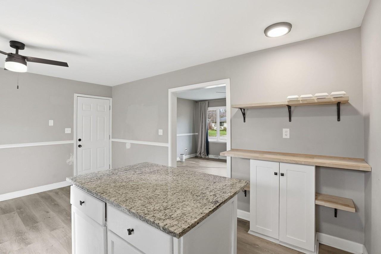 5035 Roosevelt Pl - Photo 5 of 18