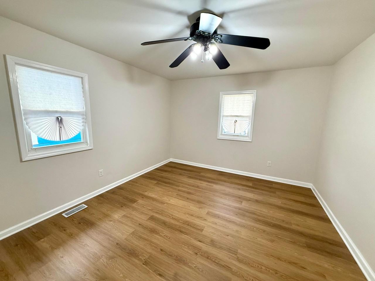 3625 Tyler St - Photo 3 of 27