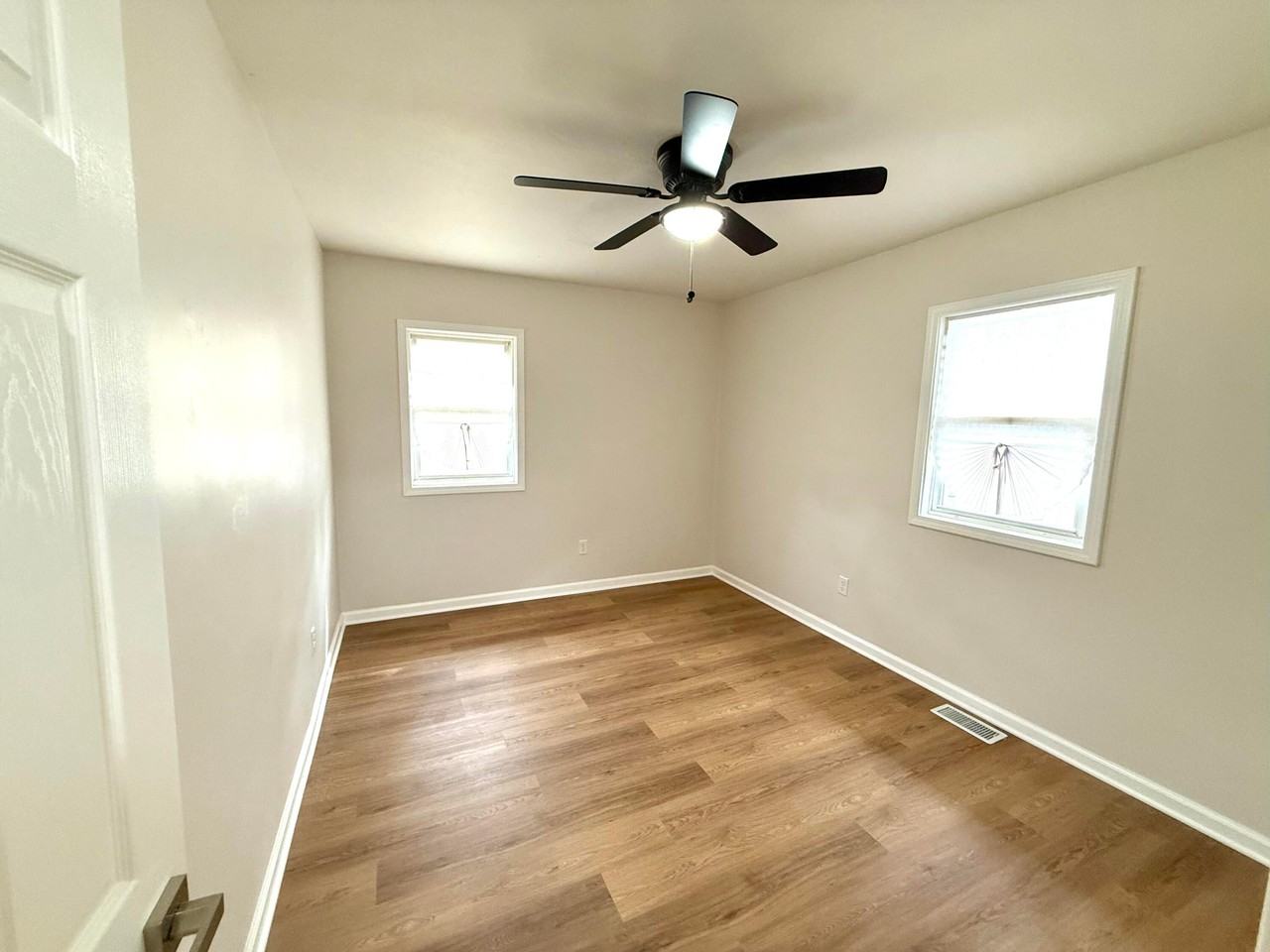 3625 Tyler St - Photo 7 of 27