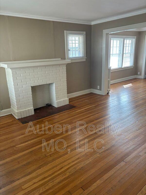 5446 Harrison St Apt 2f - Photo 2 of 7