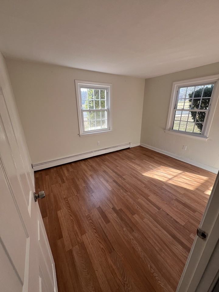 8 Carriage Hill Rd - Photo 4 of 7