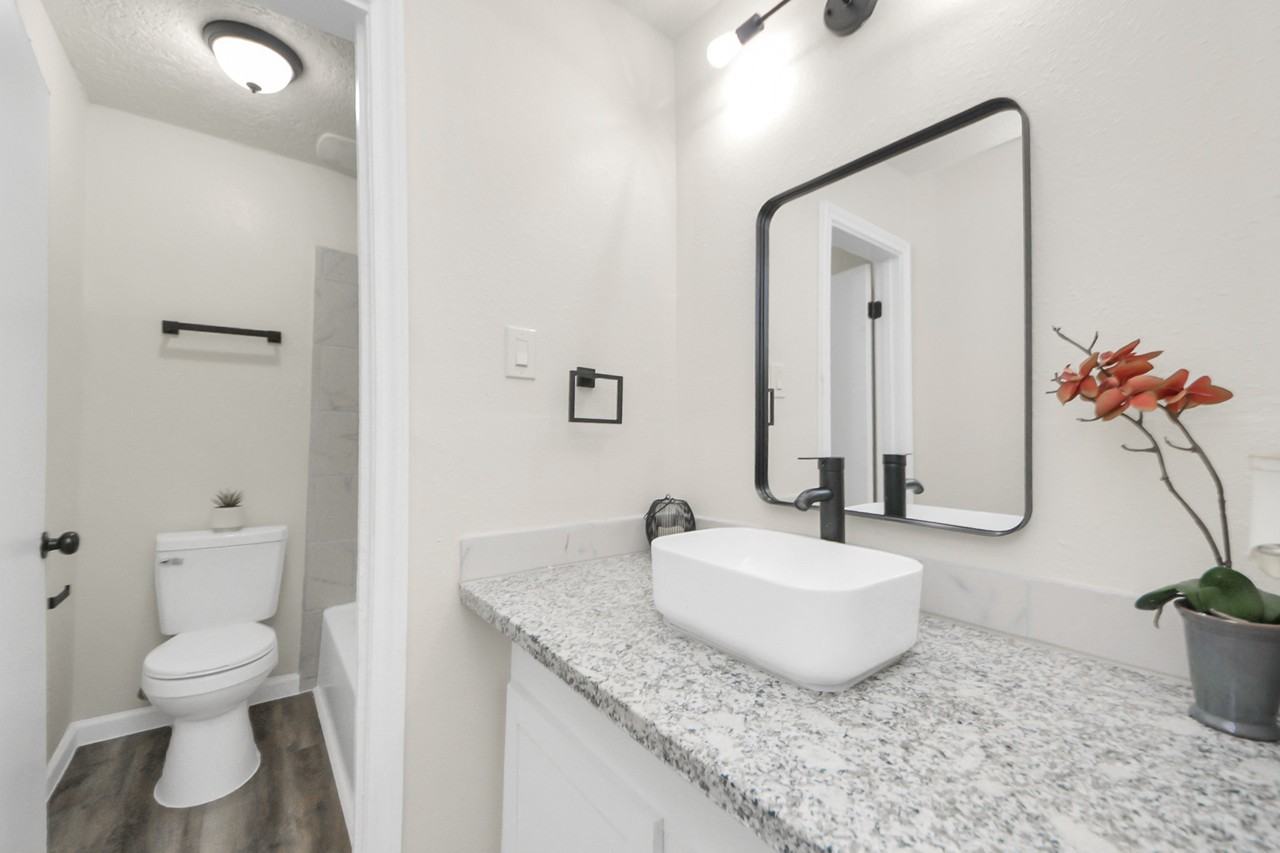 2110 Melbourne St #10 - Photo 2 of 30