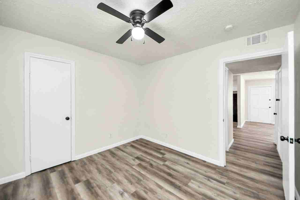 2110 Melbourne St #10 - Photo 4 of 30