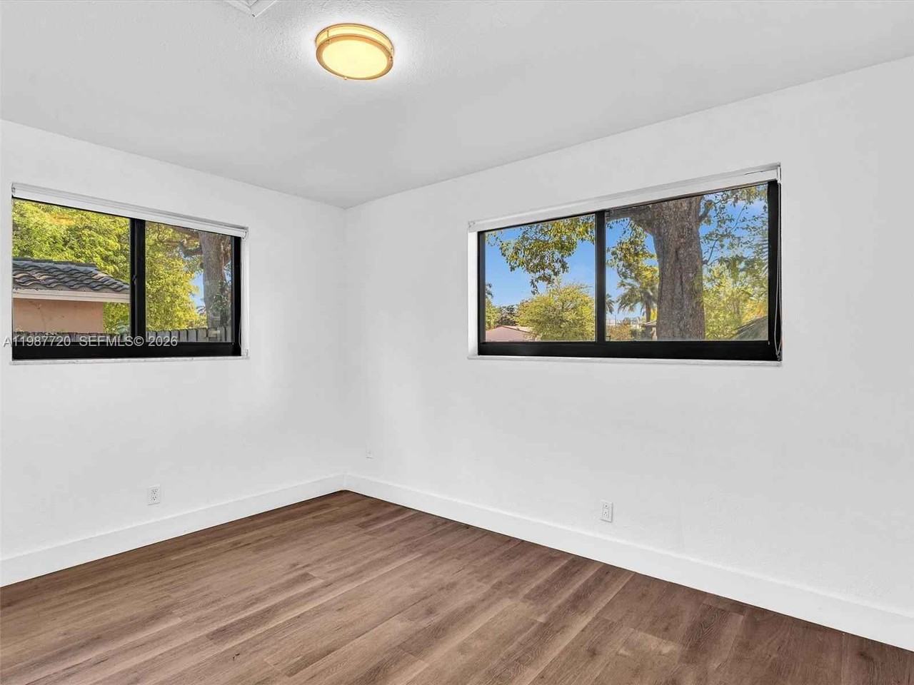 3193 Taft St - Photo 6 of 27