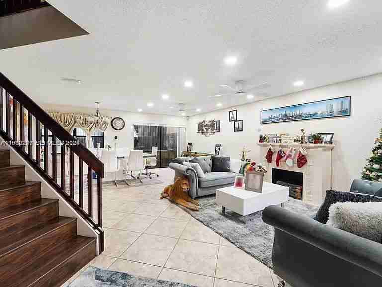 1431 Sw 87th Way - Photo 6 of 12