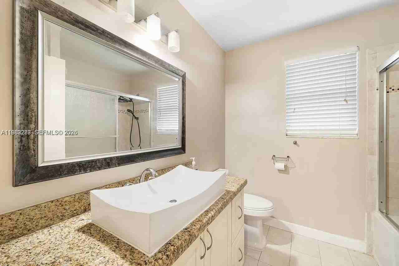 1431 Sw 87th Way - Photo 7 of 12
