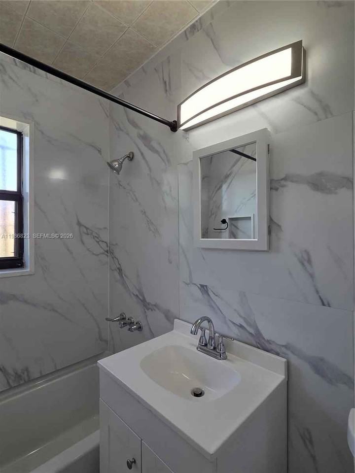 3061 Nw 83rd Ter - Photo 4 of 16